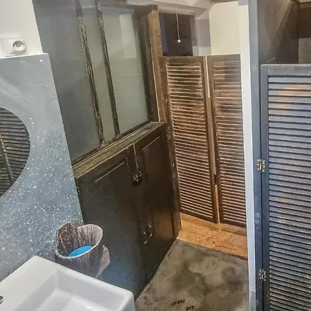 1 Bedroom Beautiful In Lhoumeau Feriehus