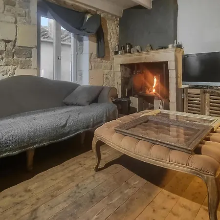 Feriehus 1 Bedroom Beautiful In Lhoumeau *